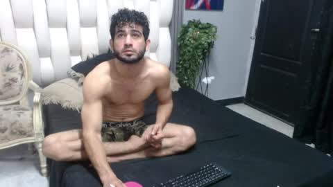 Snapshot of aaron_jones_1 chatting on May 24, 2026, 3:55 am aaron_jones_1 online show from May 24, 2026, 3:55 am