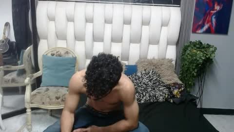 Snapshot of aaron_jones_1 chatting on May 25, 2026, 3:45 am aaron_jones_1 online show from May 25, 2026, 3:45 am