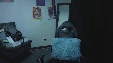 aaron_malikk online show from April 21, 2026, 1:42 am