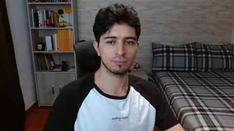 Aaron online show from November 11, 2025, 5:13 pm