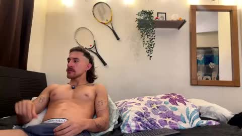 Snapshot of aaron_wheel chatting on May 16, 2026, 6:10 am aaron_wheel online show from May 16, 2026, 6:10 am
