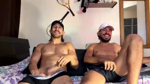 Snapshot of aaron_wheel chatting on June 19, 2026, 11:52 pm aaron_wheel online show from June 19, 2026, 11:52 pm