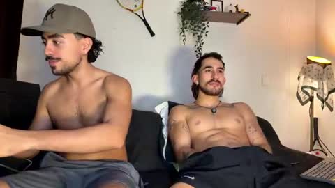 Snapshot of aaron_wheel chatting on August 7, 2026, 2:13 am aaron_wheel online show from August 7, 2026, 2:13 am