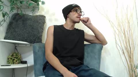 Aaron online show from February 12, 2026, 11:49 am