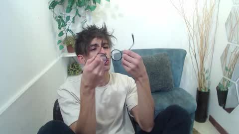 Aaron online show from March 3, 2026, 1:06 pm