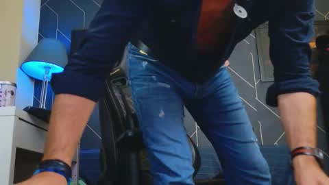 Aaron online show from September 13, 2025, 3:06 am