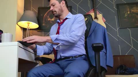 Aaron online show from December 22, 2025, 7:44 pm