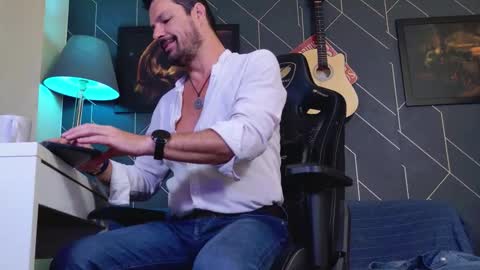 Aaron online show from February 22, 2026, 2:04 pm