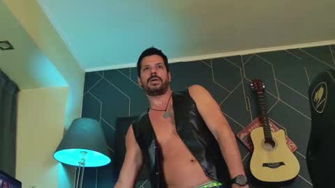 Aaron online show from March 8, 2026, 2:04 am