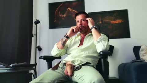 Snapshot of aaronbomer chatting on July 2, 2026, 2:23 pm Aaron online show from July 2, 2026, 2:23 pm