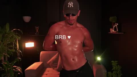 AARON  online show from November 18, 2025, 8:08 am