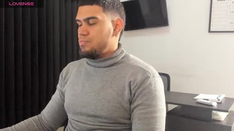 ig aaron hunter123 online show from March 13, 2026, 2:12 pm