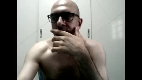 Snapshot of aayaadx chatting on May 19, 2026, 9:37 am AAYAADX online show from May 19, 2026, 9:37 am