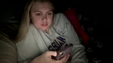 ababyy2901 online show from November 25, 2025, 8:14 am