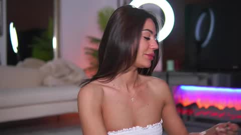 Snapshot of abbela_white chatting on May 30, 2026, 6:32 am Alexa online show from May 30, 2026, 6:32 am