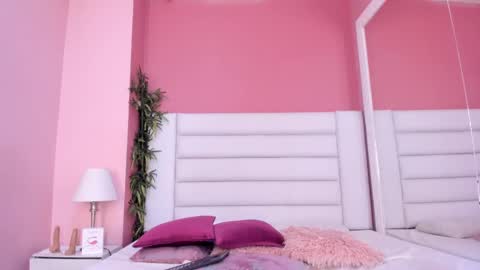 abbey_walker online show from February 15, 2025, 6:12 am