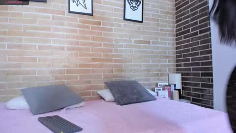 abbey_walker online show from November 3, 2025, 11:22 am