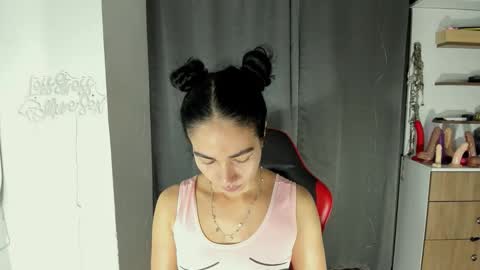 Snapshot of abbi_moon chatting on May 1, 2026, 3:27 pm Martina online show from May 1, 2026, 3:27 pm