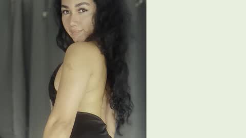 Snapshot of abbi_moon chatting on May 25, 2026, 1:06 pm Martina online show from May 25, 2026, 1:06 pm