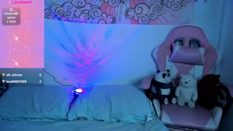 Snapshot of abbie_senjen chatting on May 18, 2026, 10:21 am April online show from May 18, 2026, 10:21 am