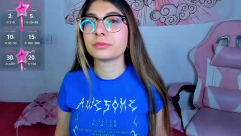 Snapshot of abbie_senjen chatting on June 13, 2026, 2:42 am April online show from June 13, 2026, 2:42 am