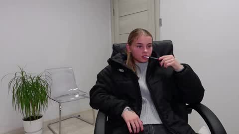 Snapshot of abby_laker chatting on December 29, 2024, 8:26 pm ABBY LAKER online show from December 29, 2024, 8:26 pm