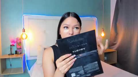 Abby Dixon  online show from March 9, 2026, 1:15 pm