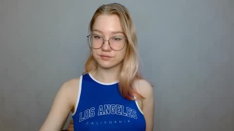 Snapshot of abbymoore__ chatting on January 15, 2025, 9:13 am Abby Lovense is active online show from January 15, 2025, 9:13 am