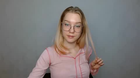 Snapshot of abbymoore__ chatting on January 29, 2025, 12:13 pm Abby Lovense is active online show from January 29, 2025, 12:13 pm