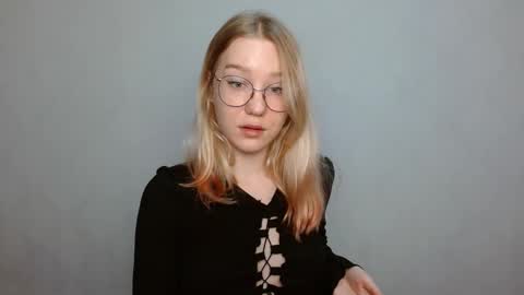 Snapshot of abbymoore__ chatting on February 6, 2025, 12:05 pm Abby Lovense is active online show from February 6, 2025, 12:05 pm
