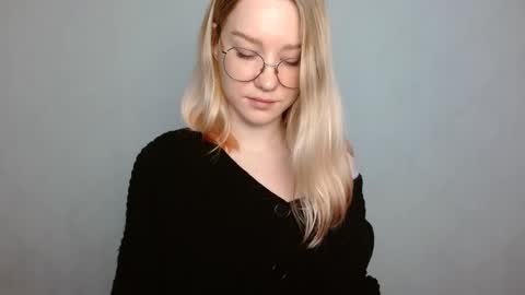 Snapshot of abbymoore__ chatting on February 10, 2025, 11:25 am Abby Lovense is active online show from February 10, 2025, 11:25 am