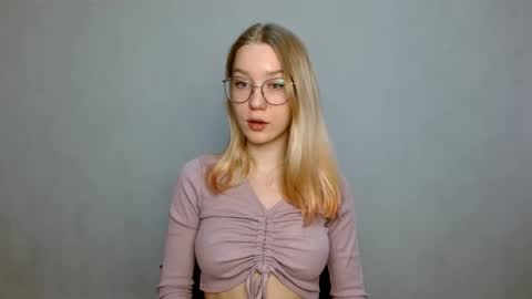 Snapshot of abbymoore__ chatting on February 21, 2025, 11:22 am Abby Lovense is active online show from February 21, 2025, 11:22 am