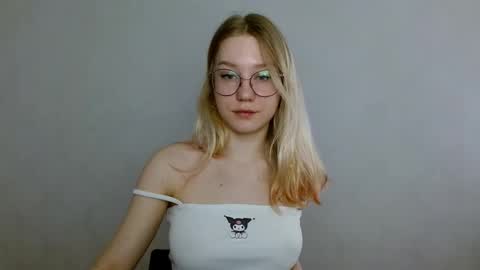 Snapshot of abbymoore__ chatting on March 8, 2025, 9:17 am Abby Lovense is active online show from March 8, 2025, 9:17 am
