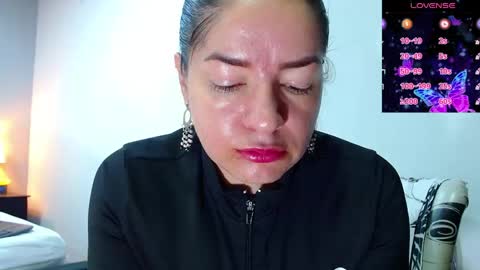 abbyshinne online show from May 5, 2026, 1:52 pm