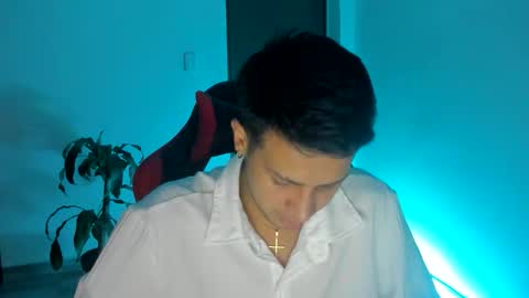 Independence model AbelAsburgo online show from December 21, 2025, 6:31 am