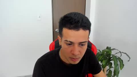 Independence model AbelAsburgo online show from March 29, 2026, 9:48 pm