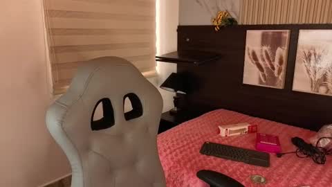 Abella online show from October 10, 2025, 2:16 pm