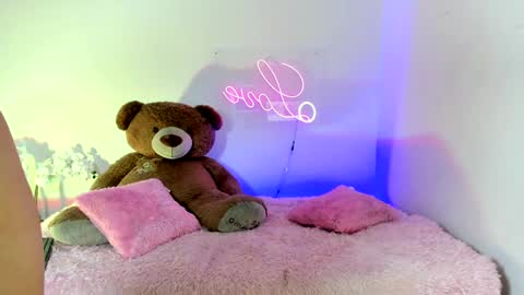  Abella and Kendra  online show from February 7, 2025, 9:48 pm