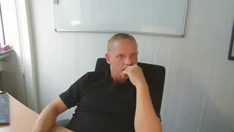 Snapshot of abenteurer2021 chatting on July 14, 2026, 3:40 pm abenteurer2021 online show from July 14, 2026, 3:40 pm
