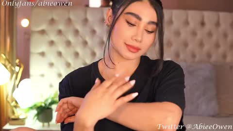 abie_owen online show from January 22, 2025, 8:38 pm