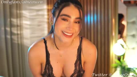 abie_owen online show from February 12, 2025, 10:37 pm