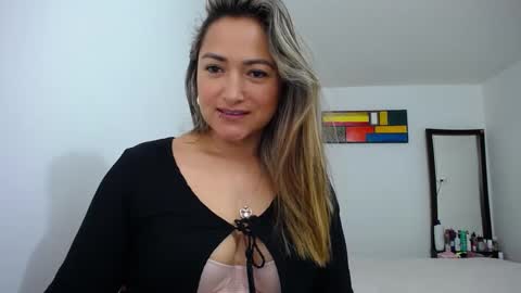 ximena online show from January 24, 2025, 2:19 pm