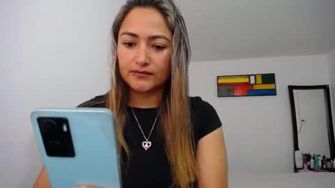 ximena online show from January 25, 2025, 12:58 pm