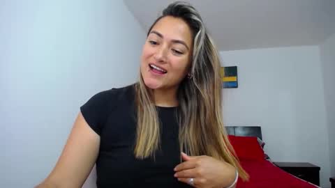 ximena online show from February 19, 2025, 3:49 pm