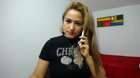 ximena online show from October 15, 2025, 1:44 pm