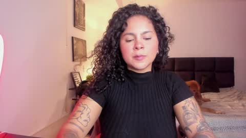 Snapshot of abigaill_13 chatting on December 27, 2024, 2:36 am Abigail online show from December 27, 2024, 2:36 am