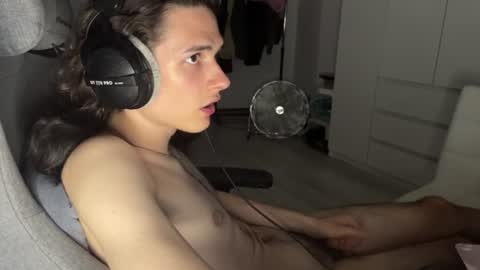 Snapshot of abobus123 chatting on August 2, 2026, 5:00 pm hi cum in pvt noi extra tip online show from August 2, 2026, 5:00 pm