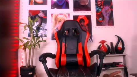 abraham_linares online show from July 9, 2026, 10:03 pm