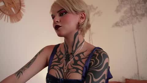 April  online show from October 12, 2025, 10:58 am