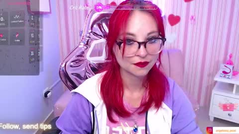 abril_ch_ online show from January 8, 2025, 10:48 am